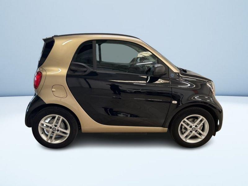 smart fortwo EQ PURE 22KW