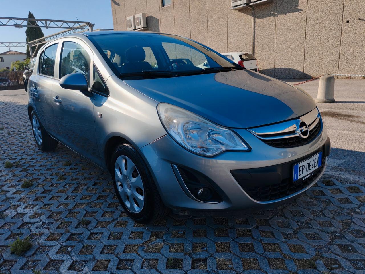 Opel Corsa 1.2 5 porte Sport