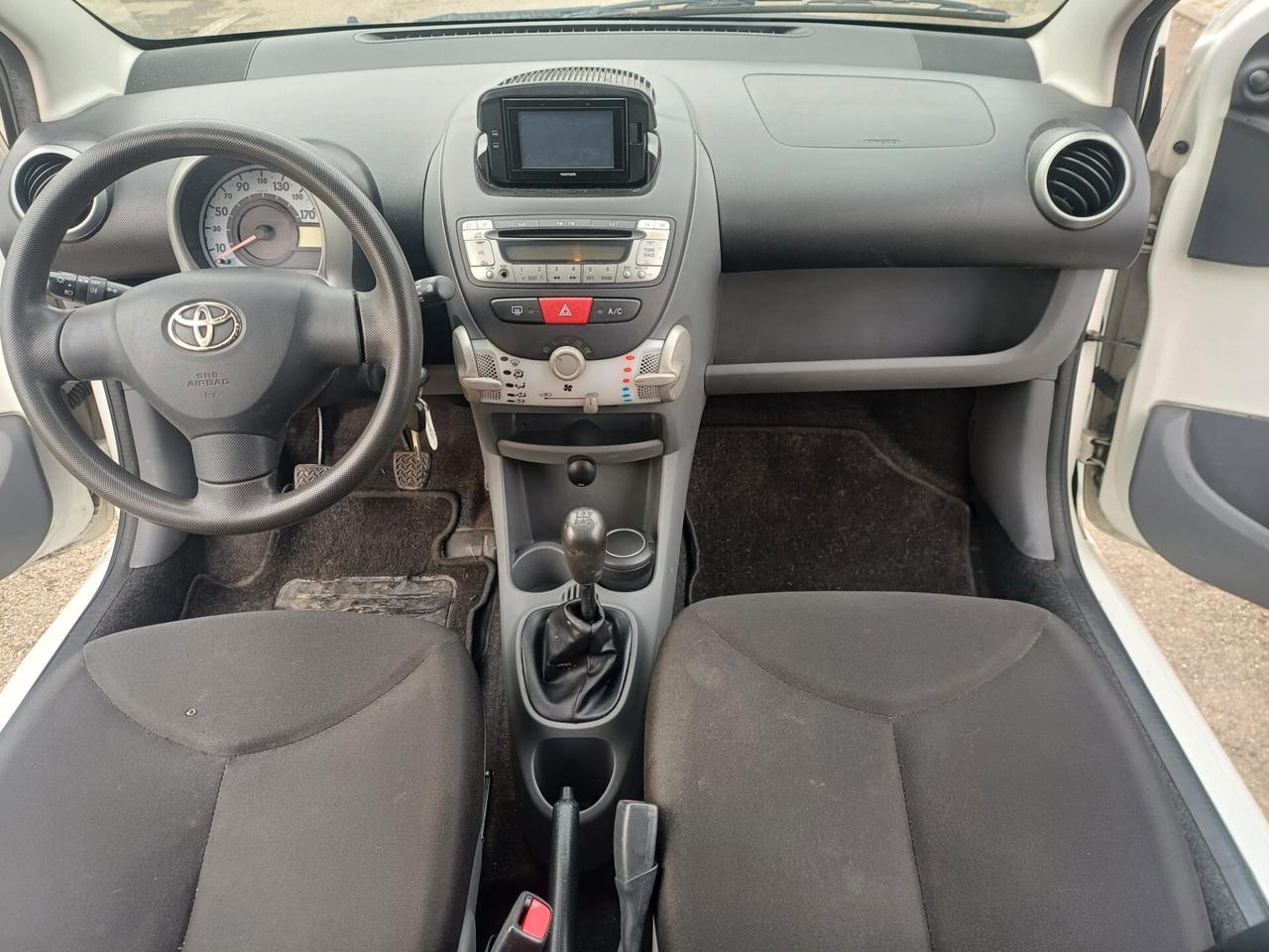 Toyota Aygo 1.0 12V VVT-i 3 porte Now Connect