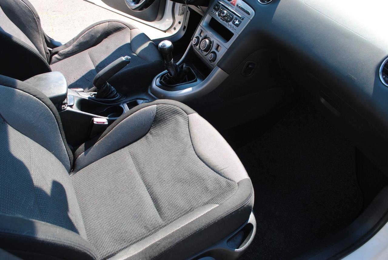 PEUGEOT 308 1.6 HDI 90 CV OK NEOPATENTATI