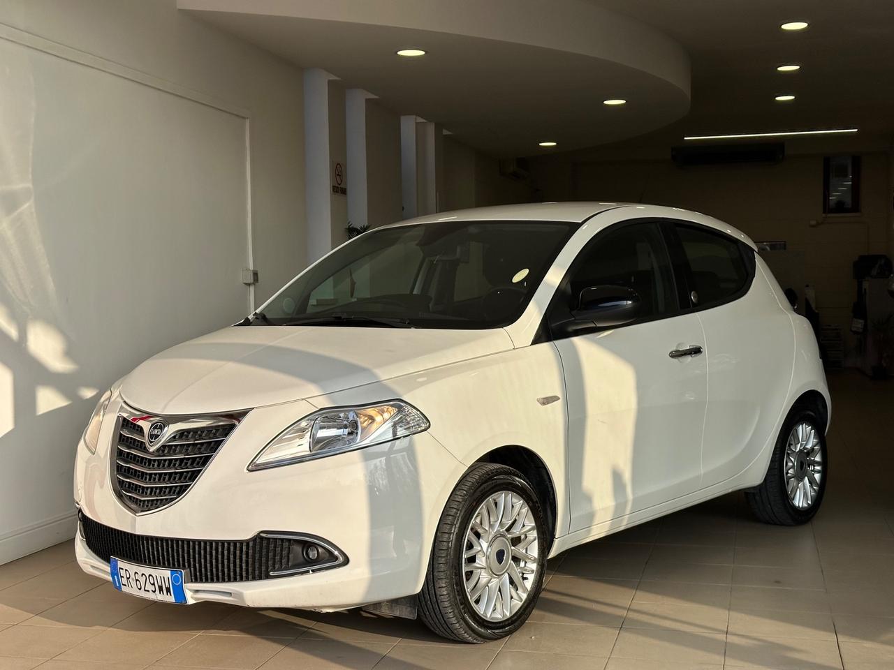 Lancia Ypsilon 1.2 69 CV 5 porte GPL Ecochic Platinum
