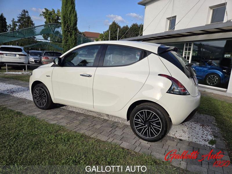 Lancia Ypsilon 1.0 FireFly S&S Hybrid Oro-NESSUN OBBL. FIN.