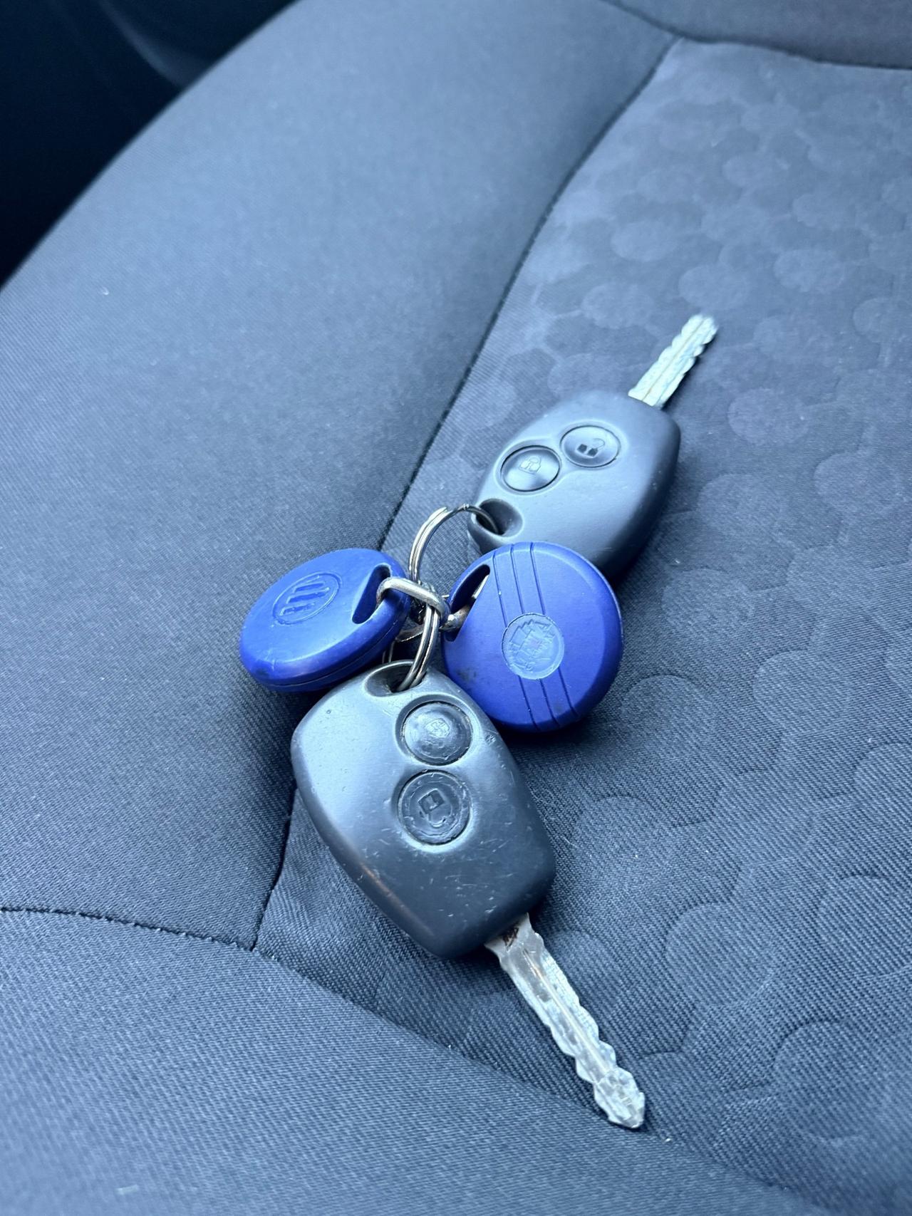 Dacia Sandero 1.2 BENZINA 2016 X NEO PATENTATI, 5 PORTE, CON NAVI,BLUETOOTH,CLIMA,KM CERTIFICATI