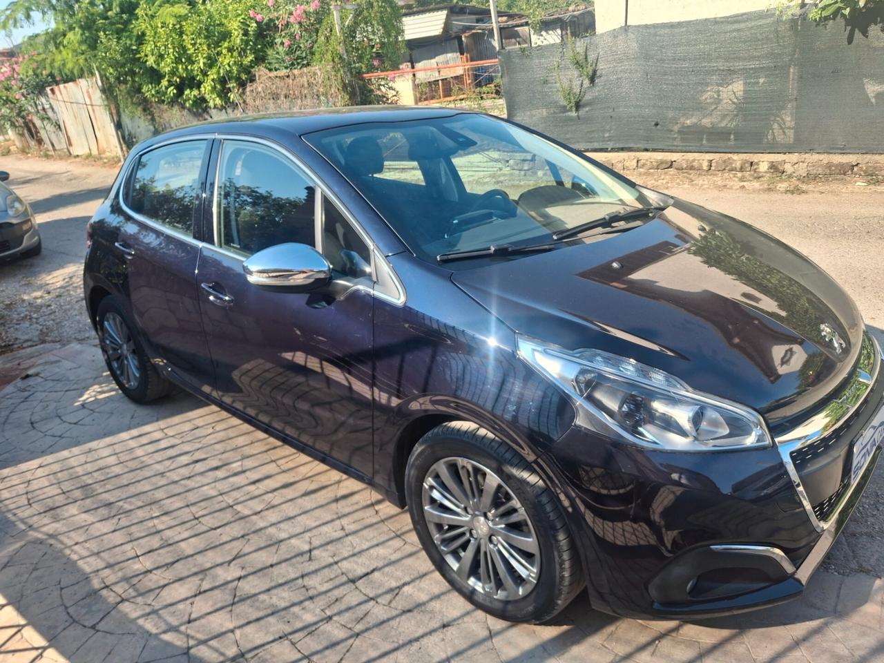 Peugeot 208 BlueHDi 75 5 porte Allure Neopatentati