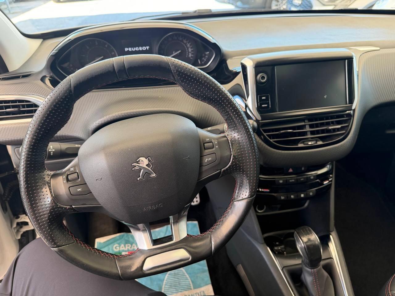 Peugeot 208 2016 1.6 100 5p. GT Line ICE White