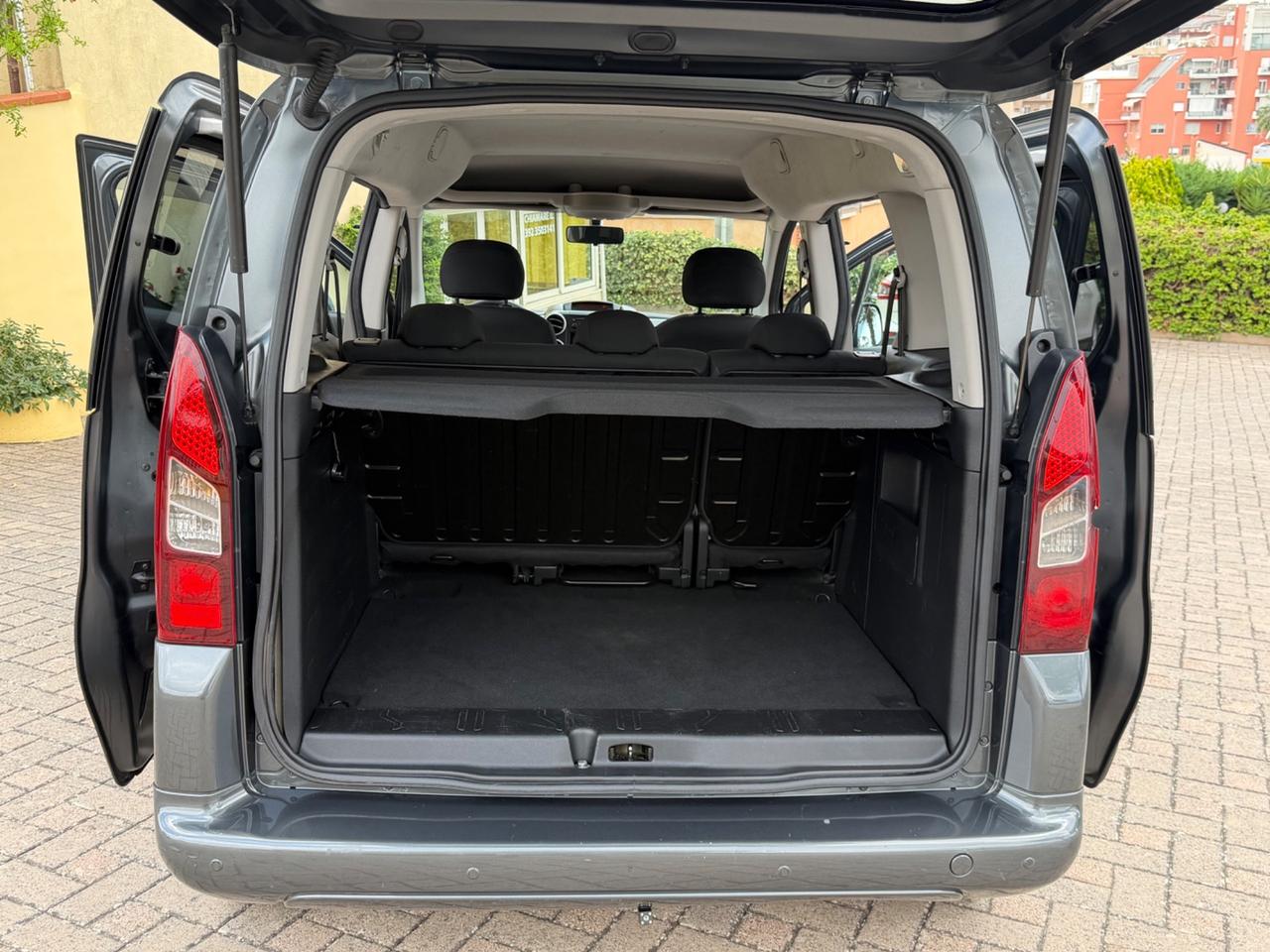 Peugeot Partner Tepee BlueHDi 100 Outdoor