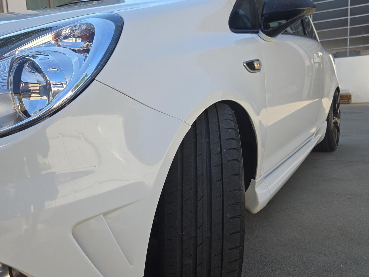 Opel Corsa 1.6 T 192CV 3 porte OPC