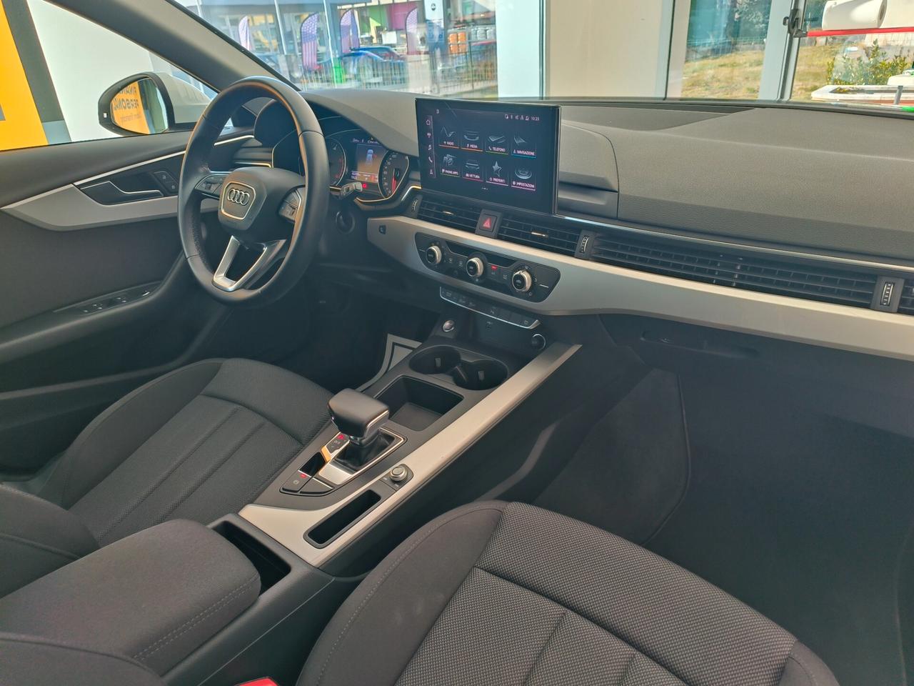 Audi A4 Avant 30 TDI/136 CV S tronic Business