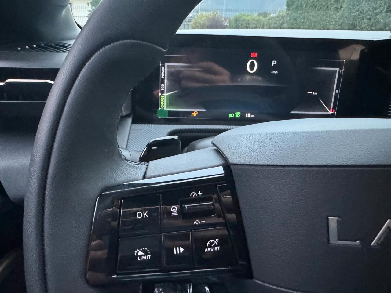 Lancia Ypsilon Hybrid e-DCT LX