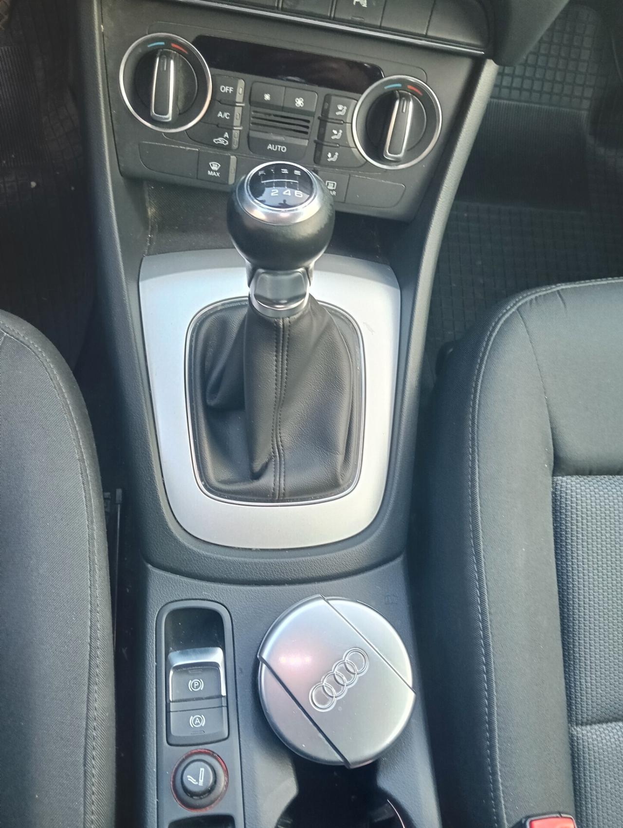 Audi Q3 2.0 TDI 120 CV Business