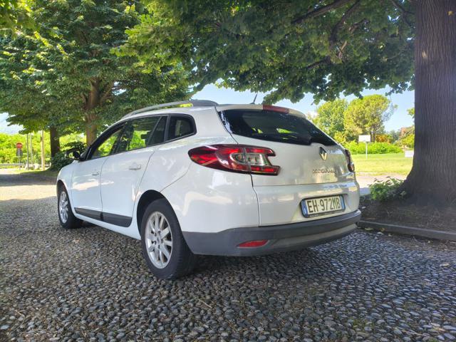 RENAULT Megane Mégane 1.6 16V SporTour Attractive