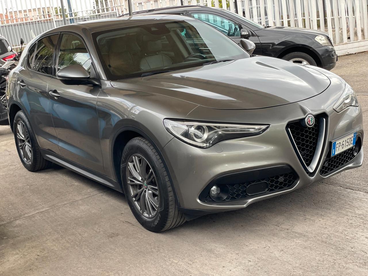 Alfa Romeo Stelvio 2.2 Turbodiesel 180 CV AT8 RWD Super