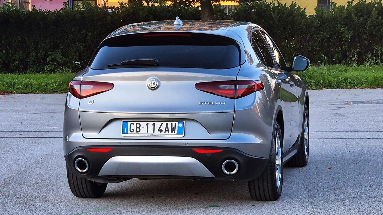 Alfa Romeo Stelvio 2.2 Turbodiesel 190 CV AT8 Q4