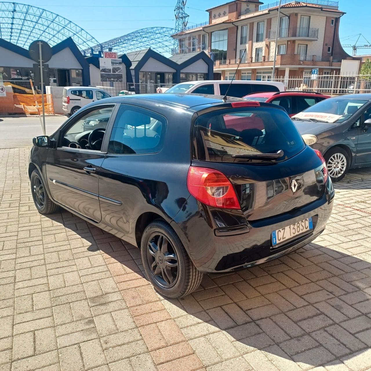 88.188 KM CLIO 1.2 PER NEOPATENTATI PERFETTA
