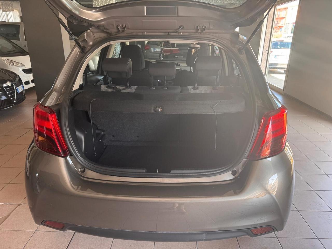 Toyota Yaris 1.5 Hybrid 5 porte Business