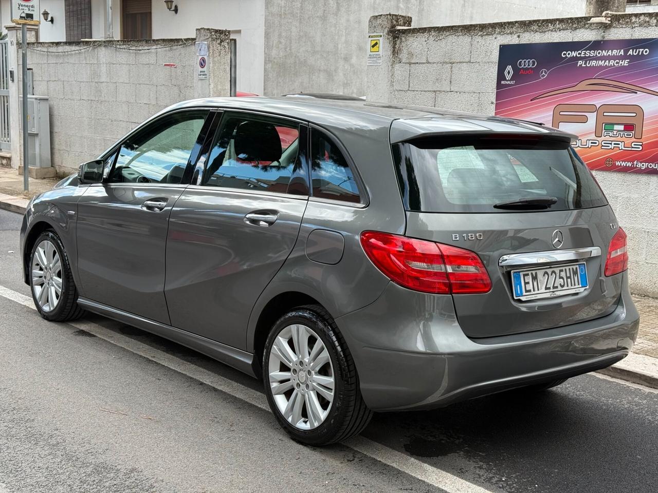 Mercedes B 180CDI BlueEFFICIENCY Executive - 2012