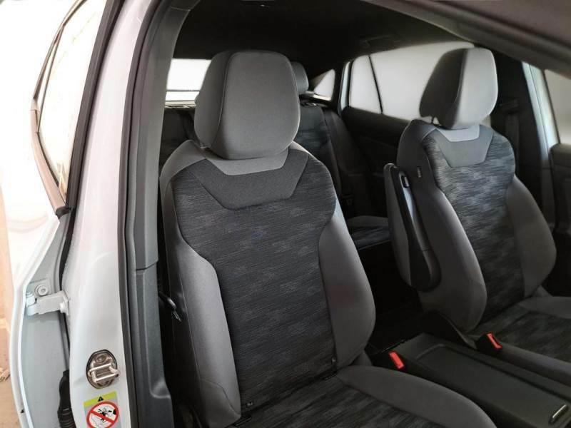 VOLKSWAGEN ID.5 Pro Performance