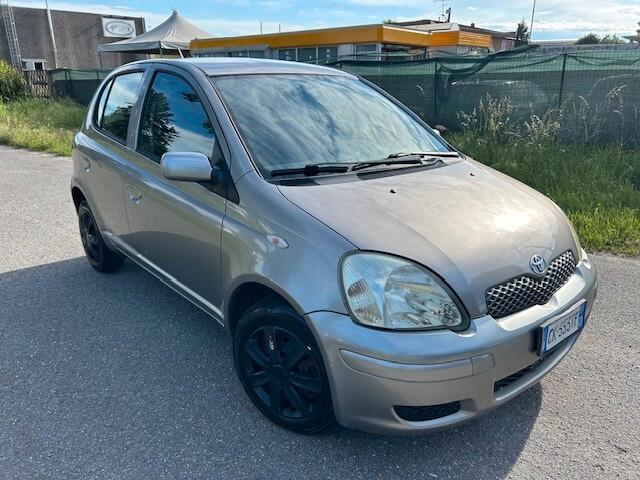 Toyota Yaris 1.0i 16V cat 5 porte