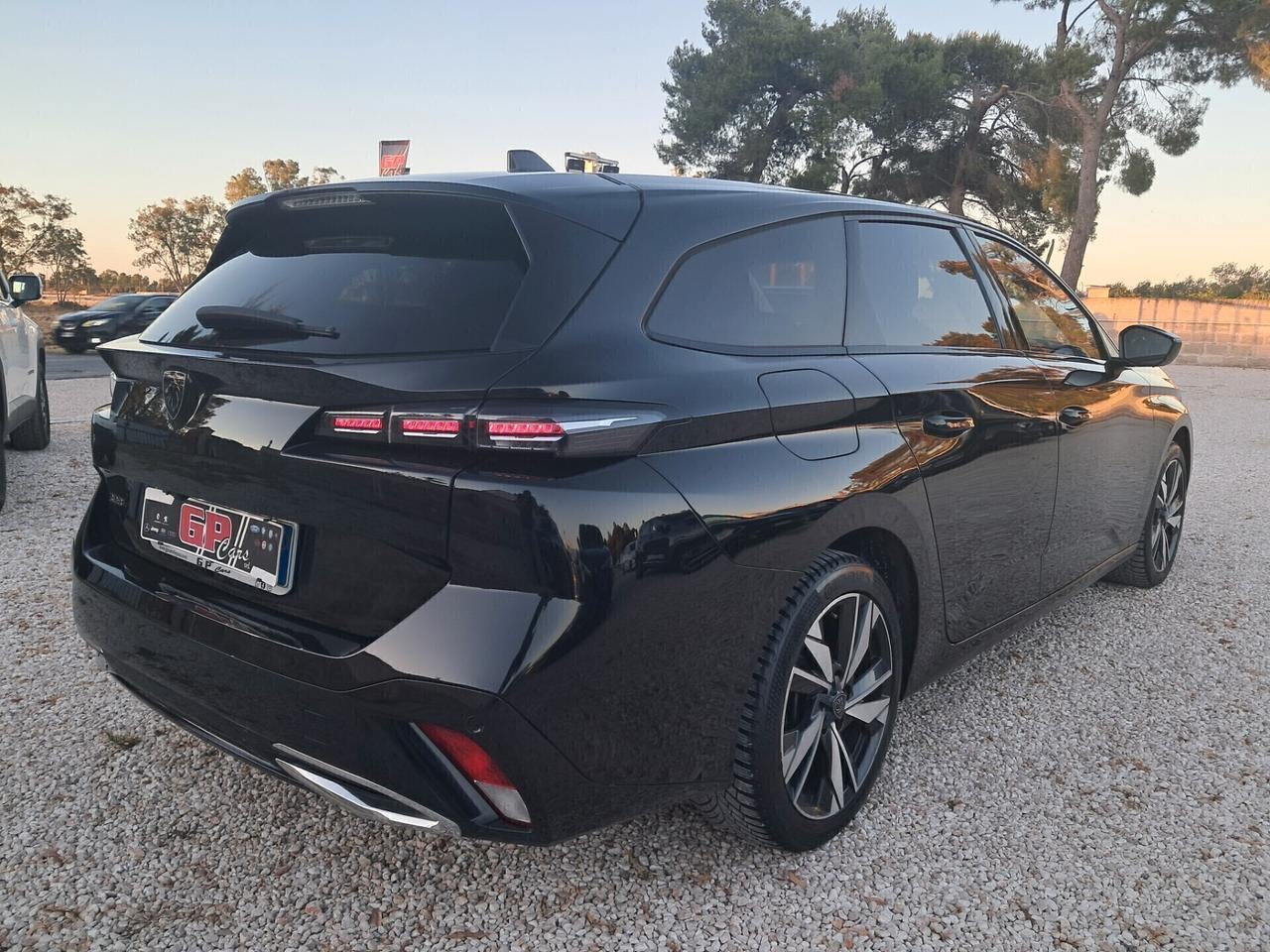 NEW Peugeot 308 HDi 130cv EAT8 Allure *LED-PELLE-NAVY*