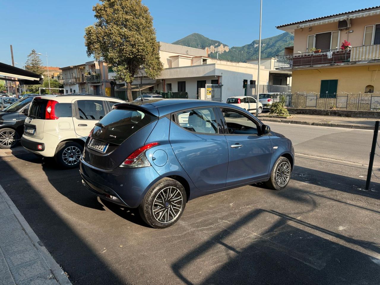 Lancia Ypsilon 1.0 FireFly 5 porte S&S Hybrid Gold