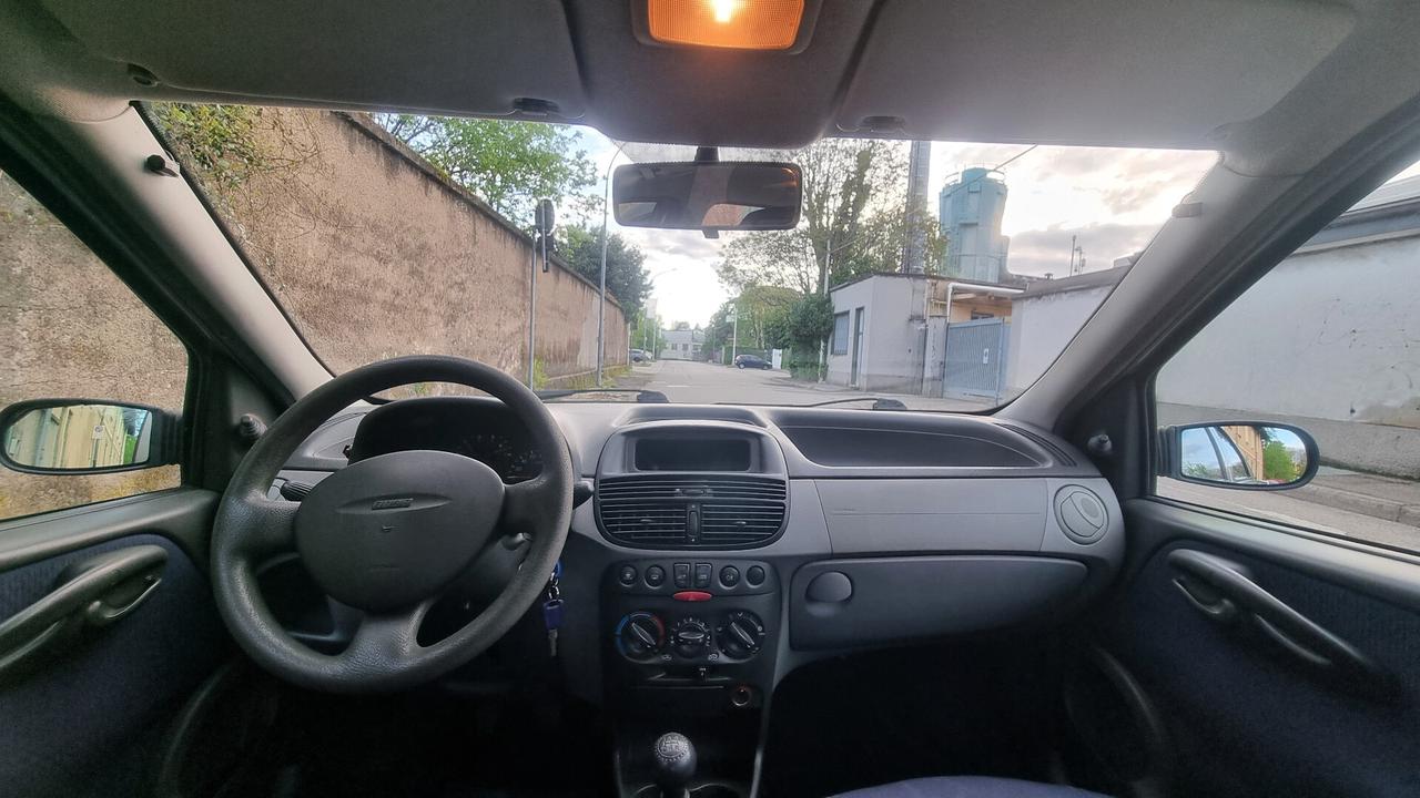 Fiat Punto 1.2i cat 5 porte ELX