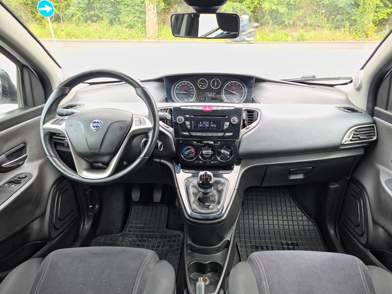 Lancia Ypsilon 1.2 69 CV 5 porte S&S Silver 2014-E6 Manuale NEO
