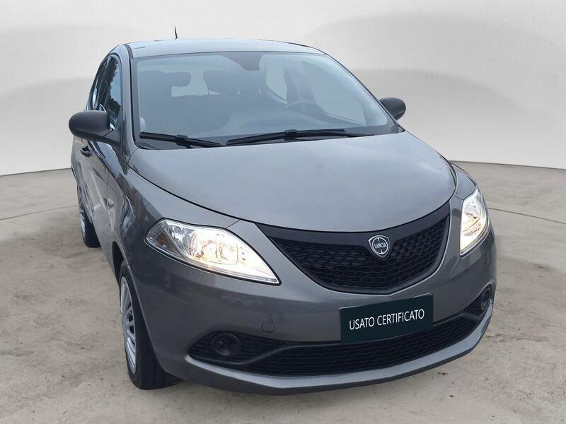 Lancia Ypsilon 1.0 FireFly 70 CV Hybrid Ecochic Silver S&S