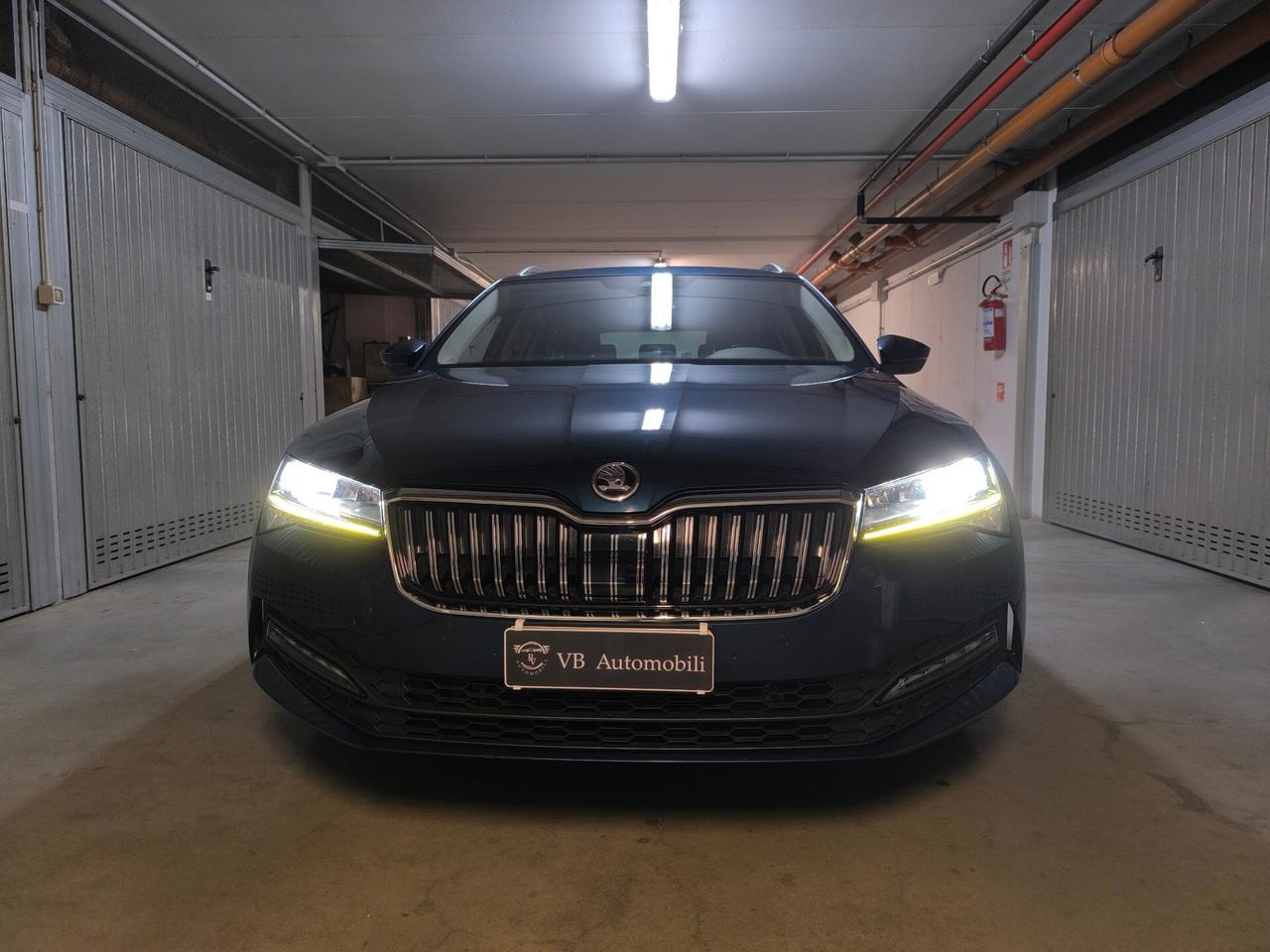 Skoda Superb 2.0 TDI EVO 150 CV SCR DSG Wagon Executive