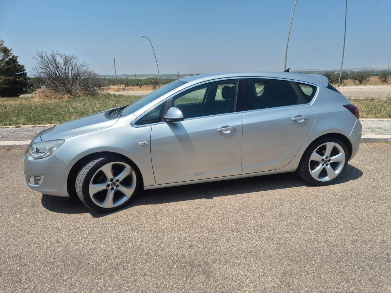 Opel Astra cosmo 1.4 Turbo 140CV 5 porte 2012