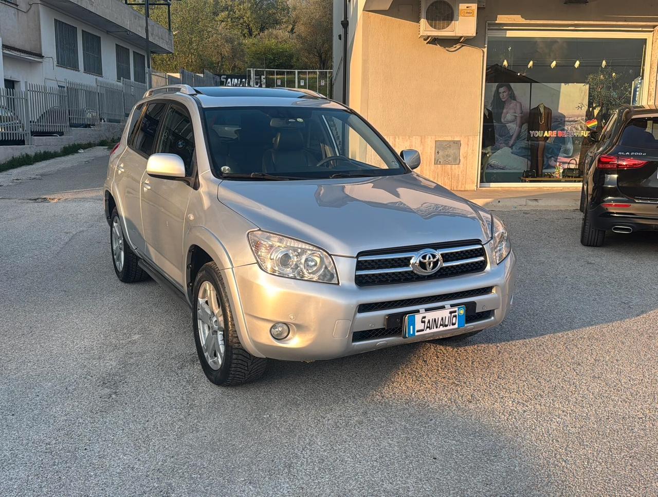 Toyota RAV 4 RAV4 Crossover 2.2 D-4D 177 CV Luxury Garanzia
