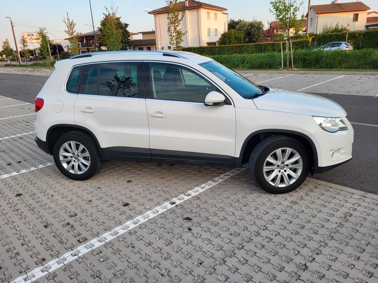 Volkswagen Tiguan 2.0 16V TDI DPF Sport & Style (18°)