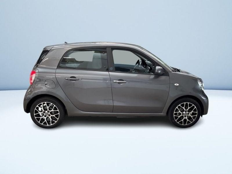 smart forfour EQ RACINGREY 22KW