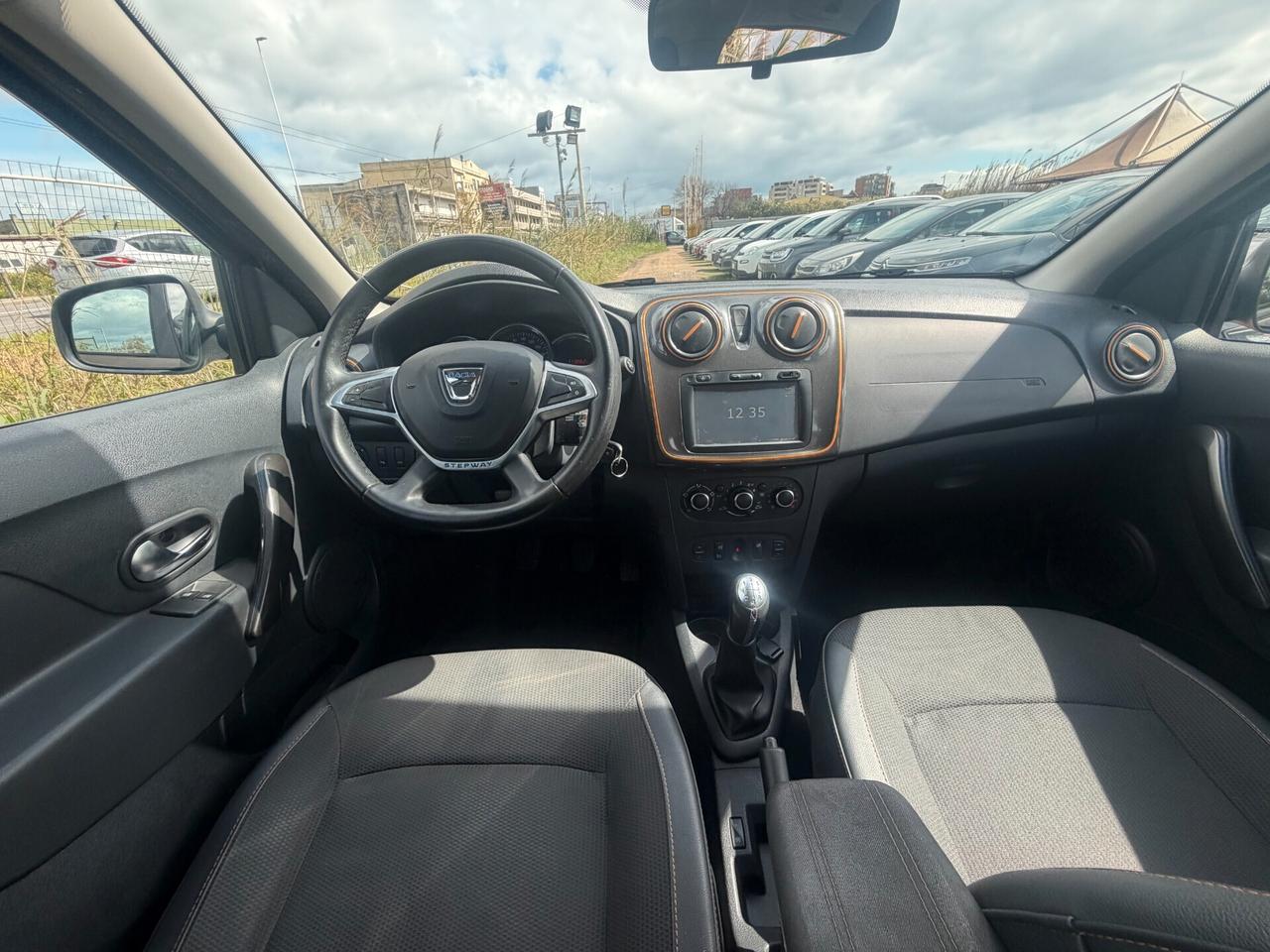 DACIA SANDERO STEPWAY 1.5 DCI ANNO 2018 113.000 KM GARANTITA