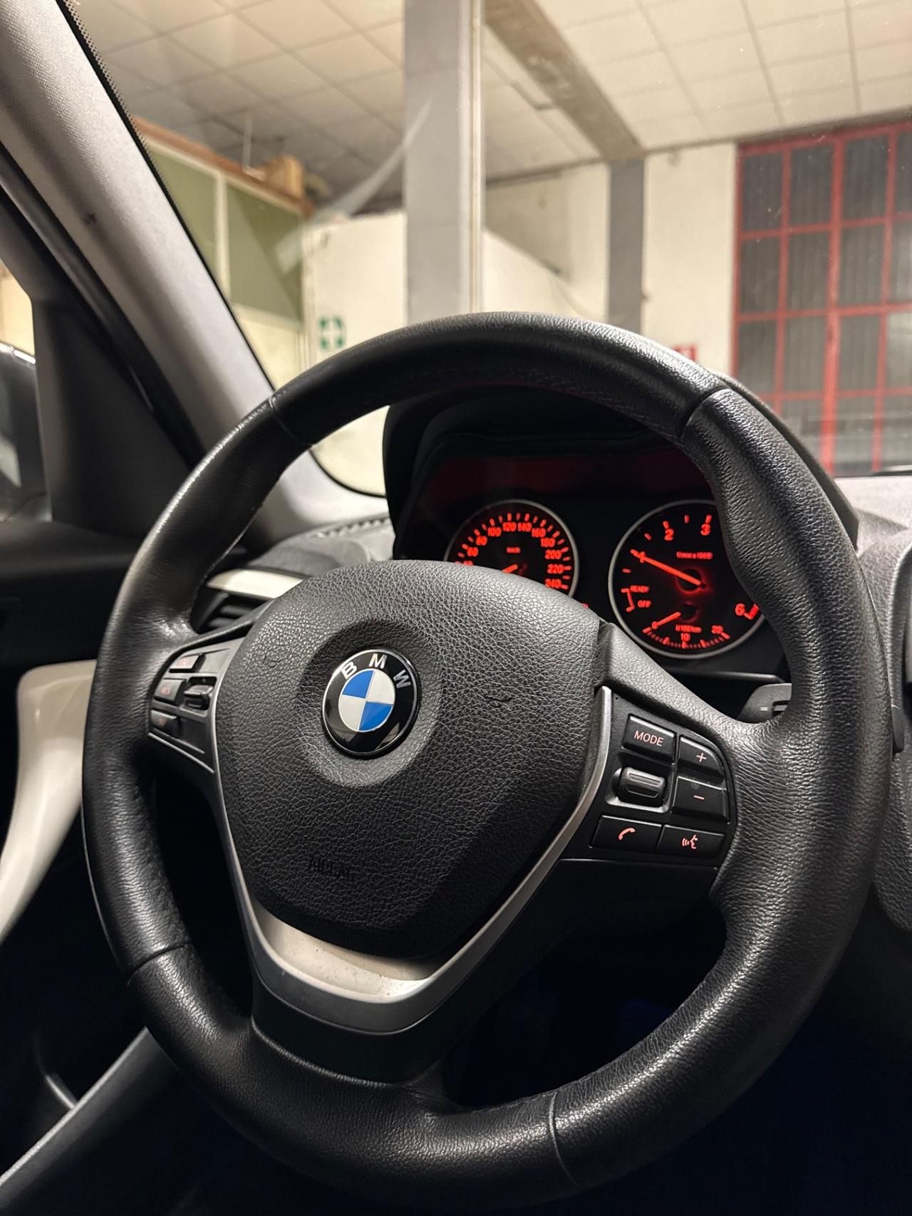 Bmw 116 116d 5p. Urban