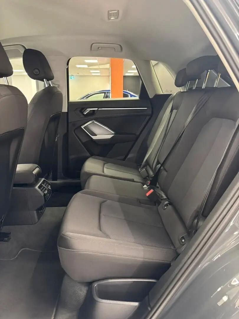 Audi Q3 35 TDI S tronic Business