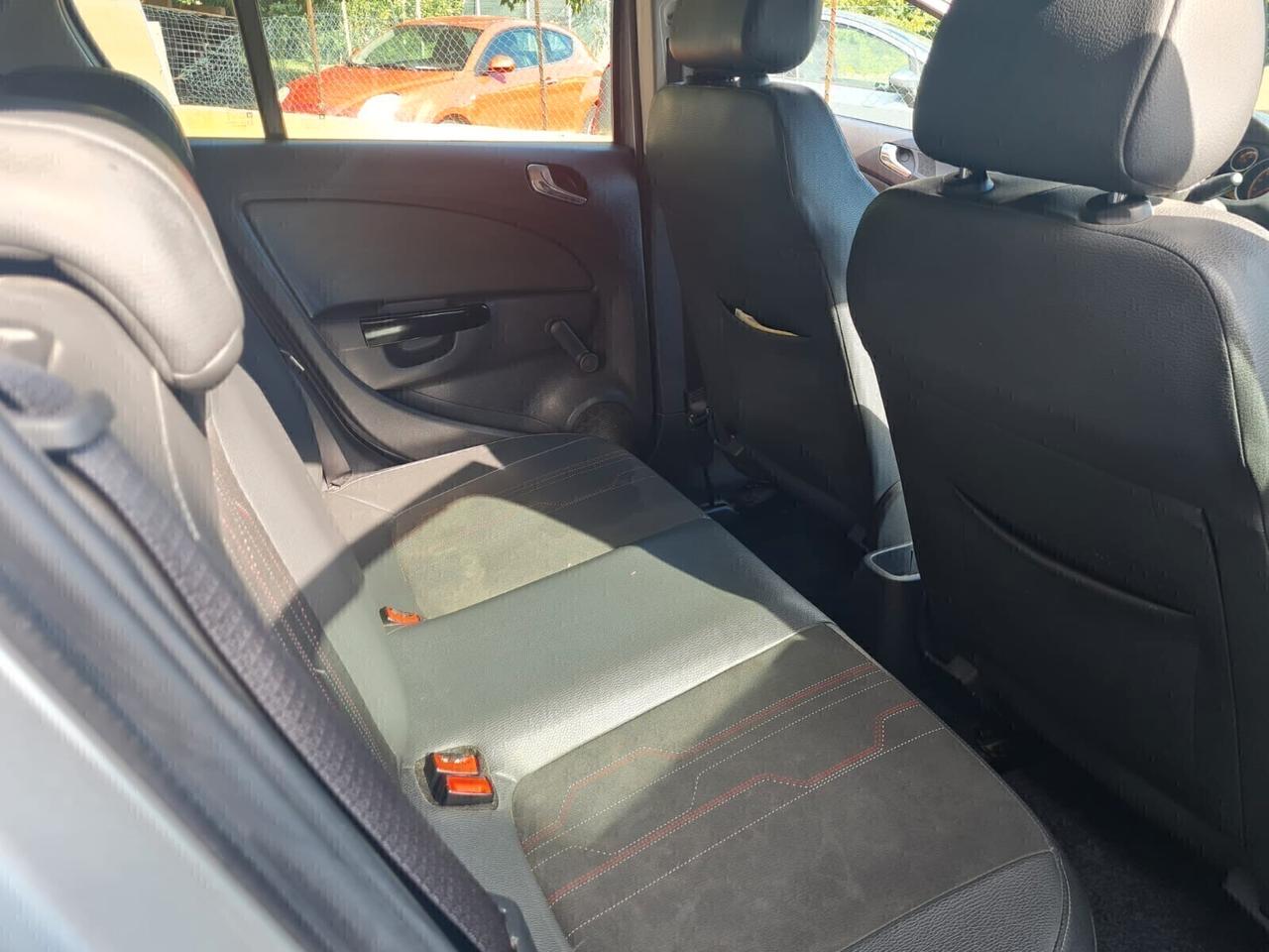 Opel Corsa 1.2 Benz/Gpl Anno 2012