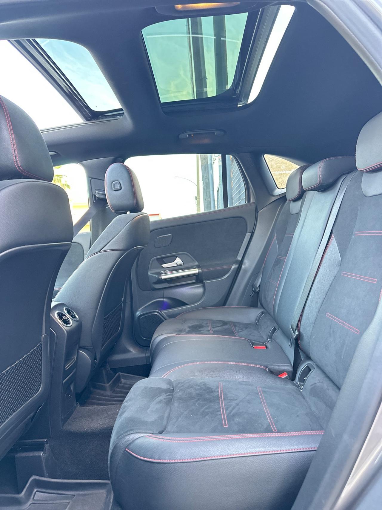 Mercedes-benz GLA 200 AMG PLUS-2022 MULTIBEAM/AMBIENT/19"