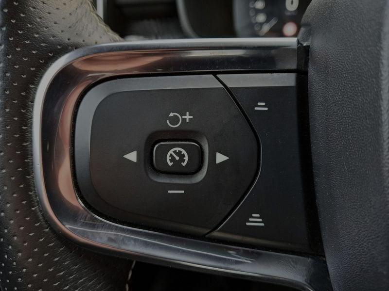 Volvo XC40 D4 190 CV AWD Automatica NAVI LED Inscription