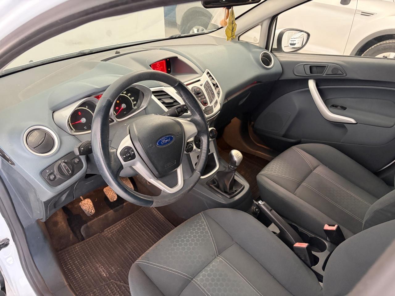 Ford Fiesta 1.4 TDCi 68CV 5 porte Titanium Perfetta !