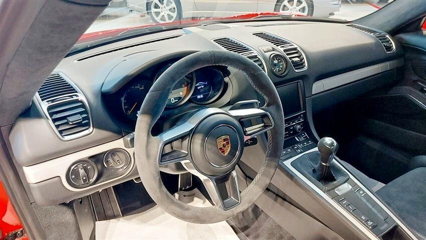 Porsche Cayman GT4 solo 680 Km