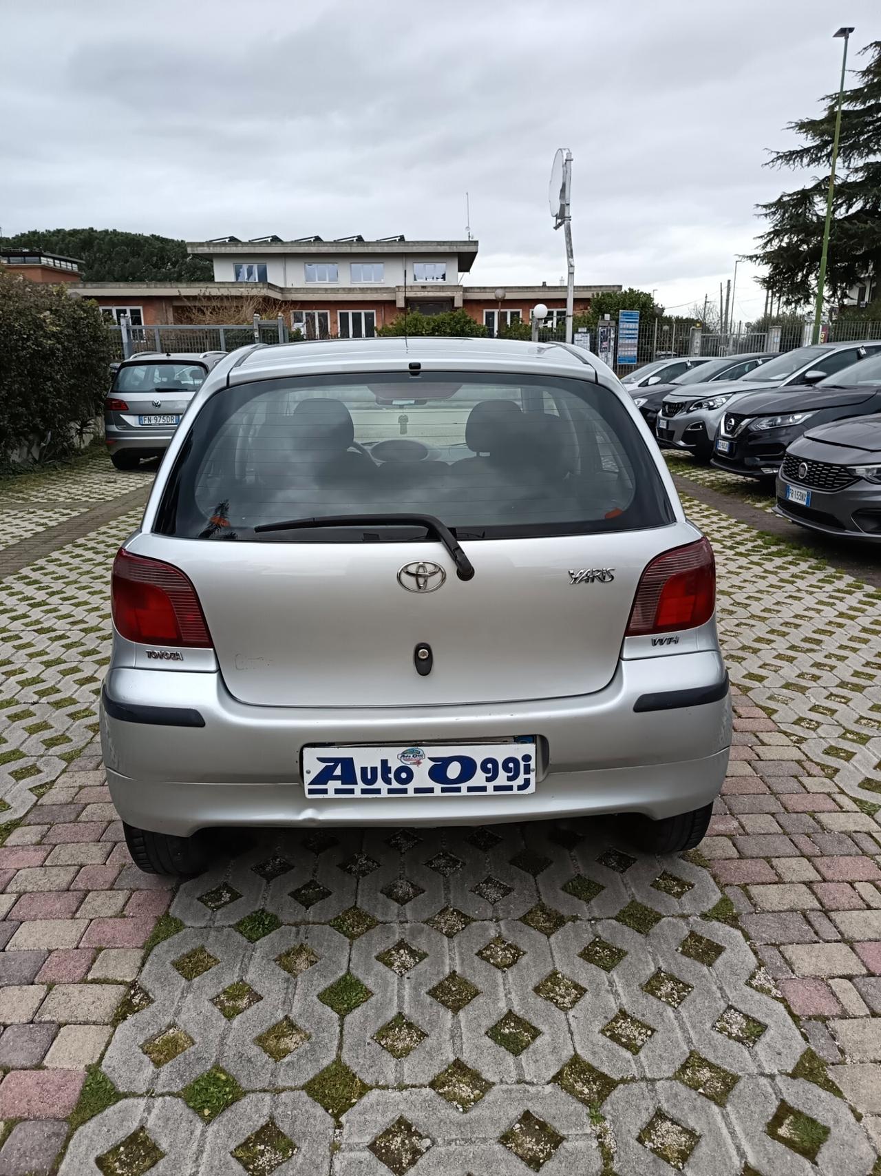 Toyota Yaris 1.0i 16V cat 5 porte IMPIANTO GPL. NUOVO.