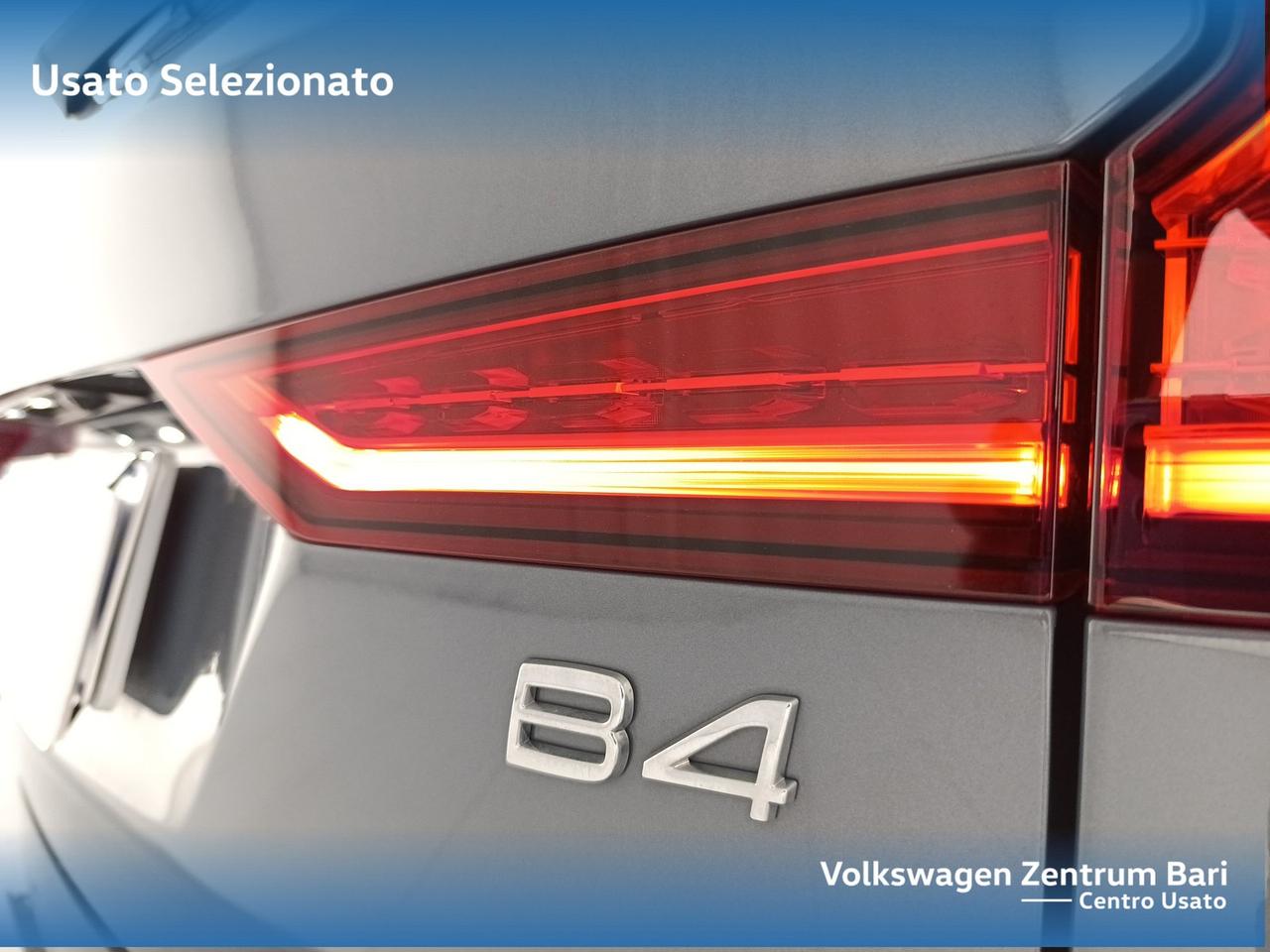 Volvo V60 2.0 b4 ultimate dark auto