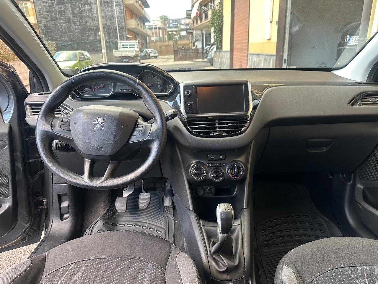 Peugeot 208 1.4 HDi 68 CV 5 porte Allure