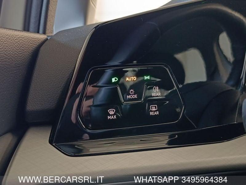 Volkswagen Golf 1.0 eTSI EVO DSG Life*AUTOMATICA*PACCHETTO LUCI*PDC*
