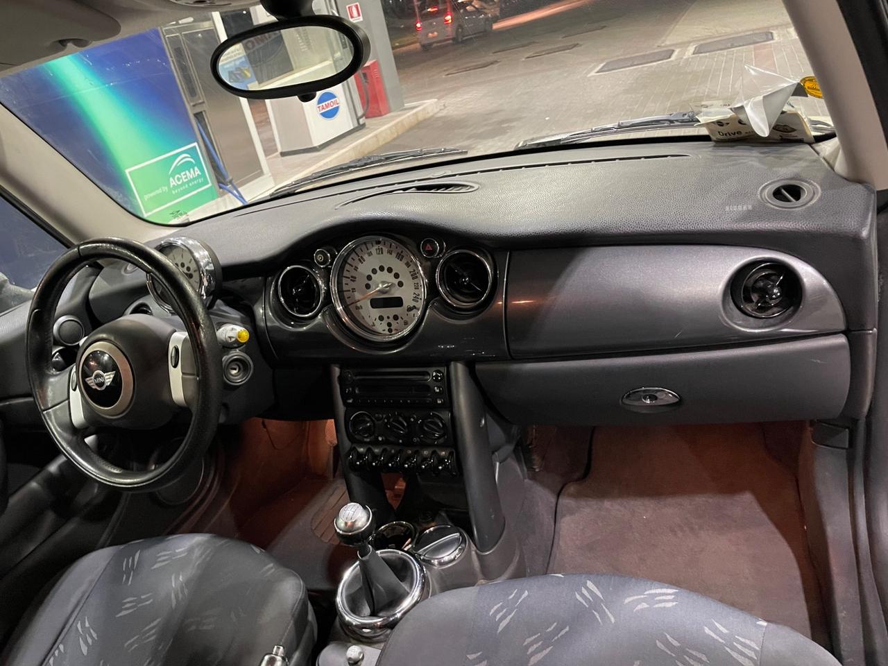 MINI COOPER ONE 1.4 DISEL 135.000 KM NEOPATENTATI 2006.