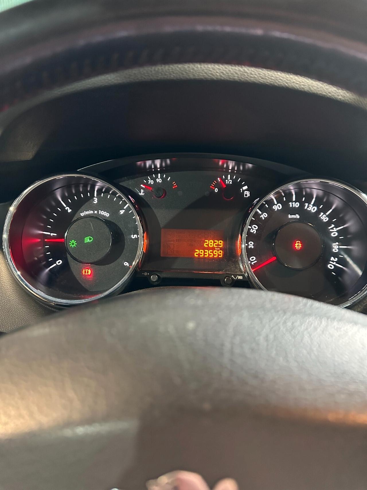 Peugeot 3008 1.6 HDi 112CV Business