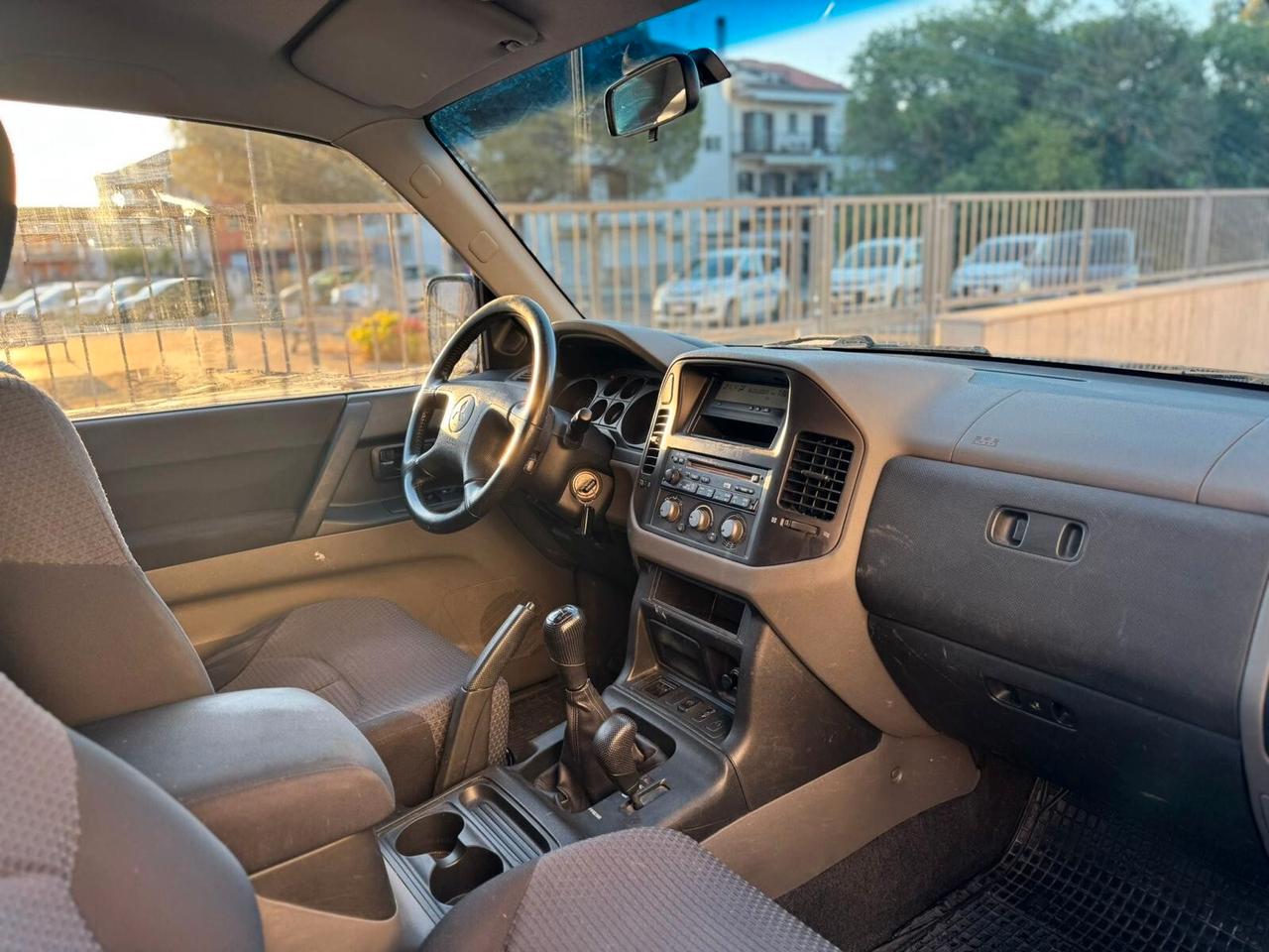 Mitsubishi Pajero 3.2 DI-D 16V 3p. Intense 170 CV