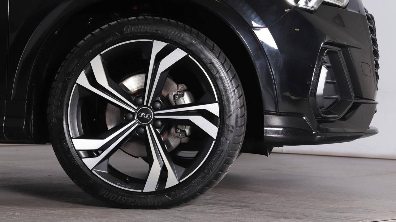 Audi Q3 Sportback 35 Tdi S-line Black Identity 150 Cv