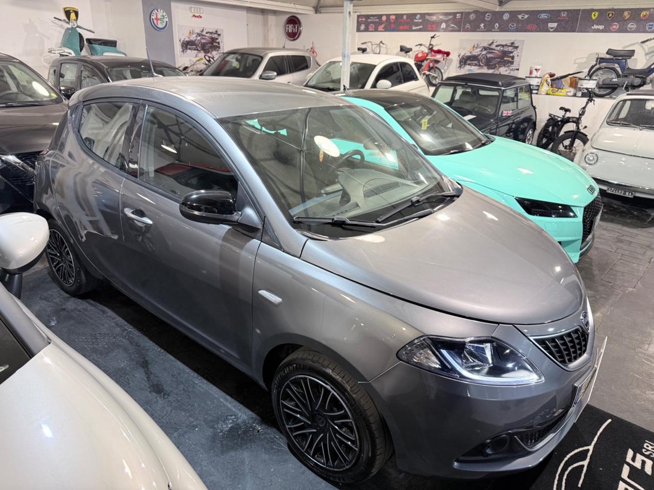 Lancia Ypsilon 1.0 FireFly 5 porte S&S Hybrid Ecochic UnYca