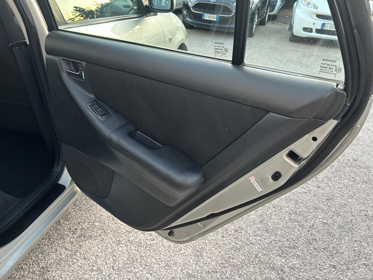 Toyota Corolla 2.0 16V D-4D 5 porte Sol